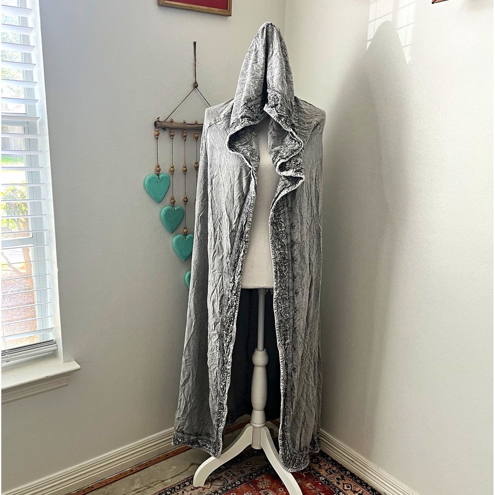 Lost Island Cloak $125 Gray Hooded Open Front Embroidered Cape Size M ren fair